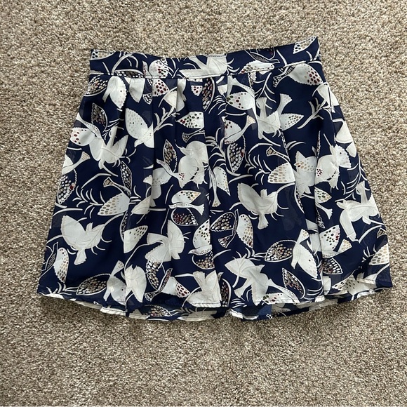 Old Navy Dresses & Skirts - Navy and White Elegant Bird Skirt